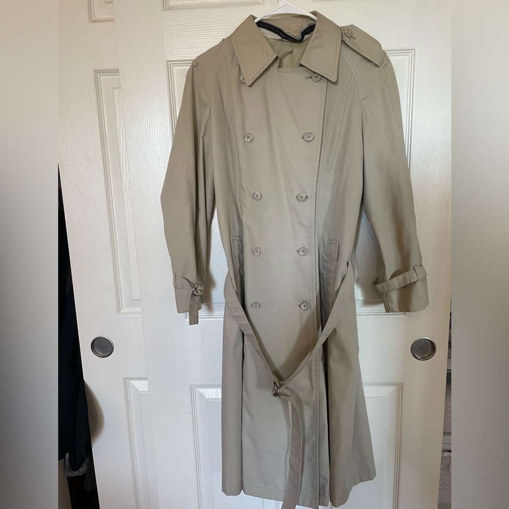 Trench Coat 🧥